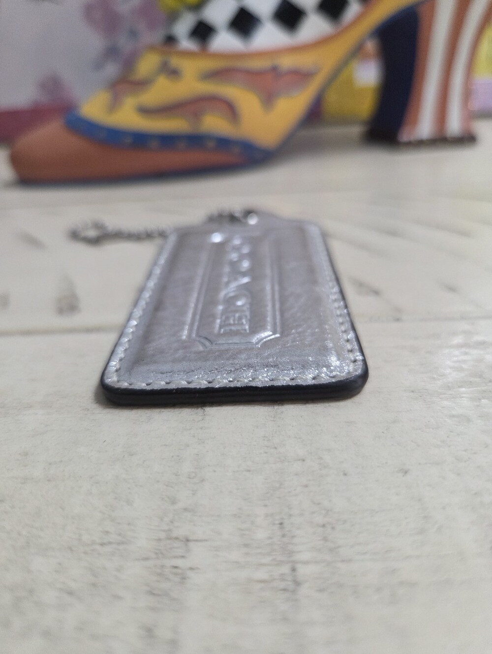 Coach creed XL oversized hangtag charm, EUC - Picture 8 of 9